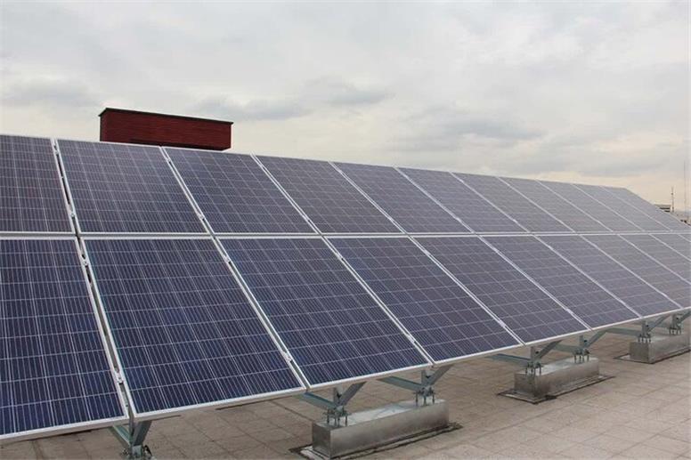 نخستین نیروگاه شناور خورشیدی کشور در دریاچه سد کرخه احداث می‌شود